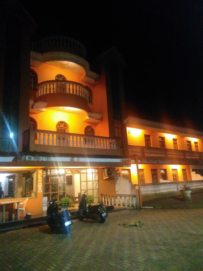Palm Grove Hotel กาเวลอสซิม ภายนอก รูปภาพ